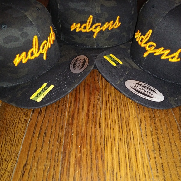 Multi-Black Camo Snapbacks - Picture 5 of 5